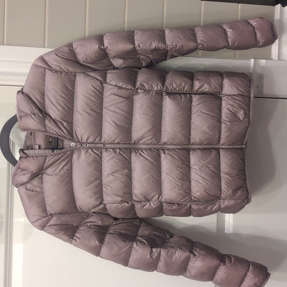 Aritzia Little Puff packable light puffer jacket - Picture 3 of 9